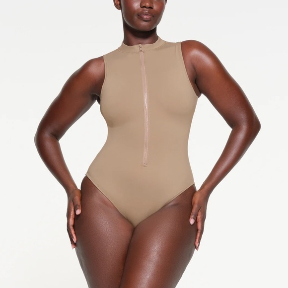 SKIMS Signature Swim Zip Front Sleeveless One Piece Swimsuit Desert NWT - Picture 3 of 10